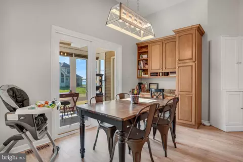 Dining - 10436 Eaglet Ln, Atlantic, VA 23303 photo 5 of 5