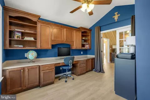 Entry Way - 10436 Eaglet Ln, Atlantic, VA 23303 photo 1 of 2