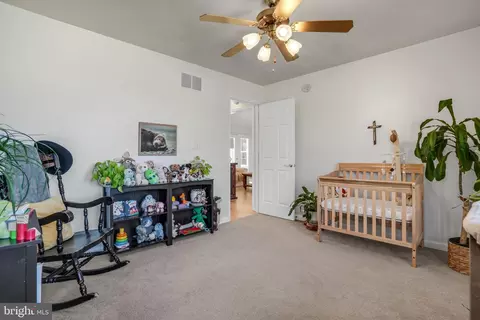 Bedroom - 10436 Eaglet Ln, Atlantic, VA 23303 photo 5 of 17