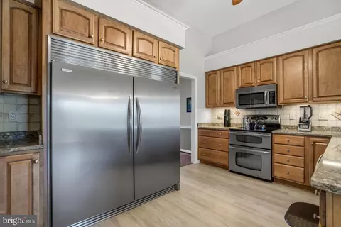 Kitchen - 10436 Eaglet Ln, Atlantic, VA 23303 photo 3 of 6