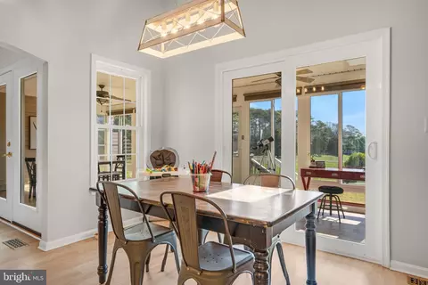 Dining - 10436 Eaglet Ln, Atlantic, VA 23303 photo 4 of 5
