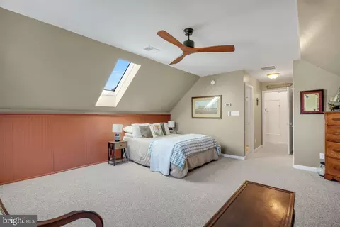 Bedroom - 10436 Eaglet Ln, Atlantic, VA 23303 photo 15 of 17