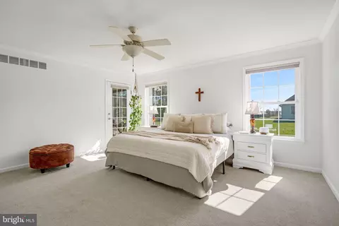 Bedroom - 10436 Eaglet Ln, Atlantic, VA 23303 photo 2 of 17