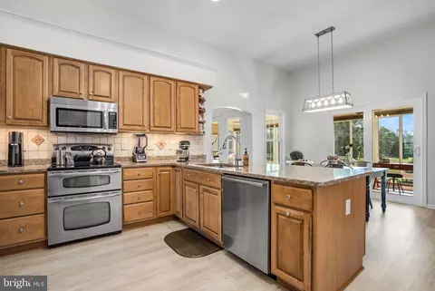 Kitchen - 10436 Eaglet Ln, Atlantic, VA 23303 photo 5 of 6