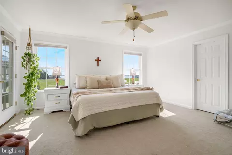Bedroom - 10436 Eaglet Ln, Atlantic, VA 23303 photo 3 of 17