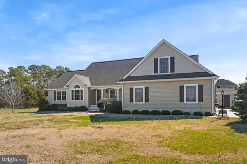 Exterior - 10436 Eaglet Ln, Atlantic, VA 23303 photo 1 of 9