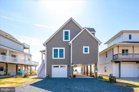 37430 Bayside Dr, Greenbackville, VA 23356