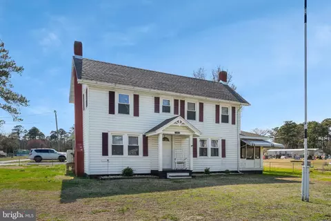 7983 Church St, Chincoteague Island, VA 23336
