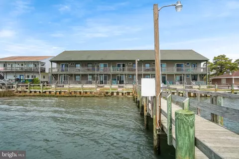 7482 Eastside Rd #11, Chincoteague Island, VA 23336