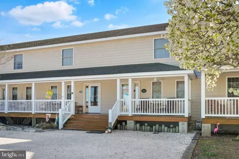 6494 Coachs Ln, Chincoteague Island, VA 23336