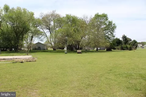 72 Octopus Rd, Greenbackville, VA 23356