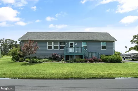 7466 Beebe Rd, Chincoteague Island, VA 23336