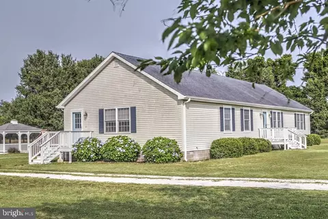 28505 Whites Neck Rd, Parksley, VA 23421