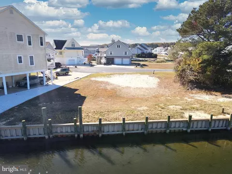 1436 High Seas Dr, Greenbackville, VA 23356