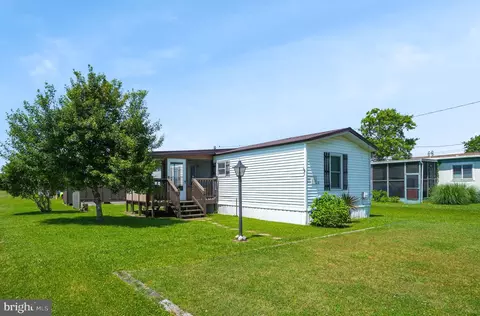 8188 Sea Shell Dr, Chincoteague Island, VA 23336