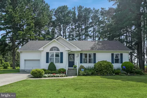 19242 New St, Parksley, VA 23421