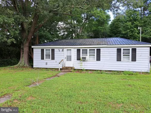 14332 Mears Station Rd, Bloxom, VA 23308