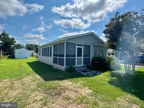 5377 Misty Meadows Dr, Chincoteague Island, VA 23336