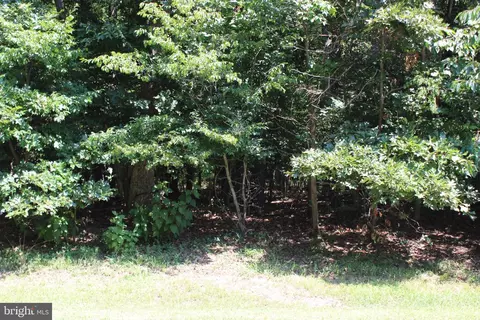 1851 Munity Dr, Greenbackville, VA 23356