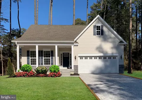 37369 Driftwood Dr, Greenbackville, VA 23356