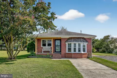 6309 Highland Park Dr, Chincoteague Island, VA 23336