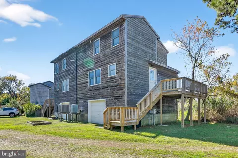 5160 Mallard Pond Pond, Chincoteague Island, VA 23336