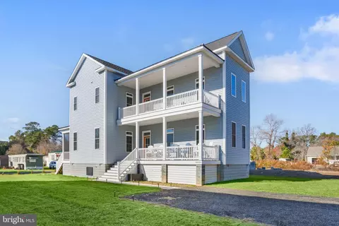 8046 Clarkson Ln, Chincoteague, VA 23336