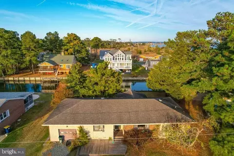 5105 Richardson St, Chincoteague Island, VA 23336