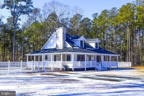 23337 Holly Ln, Wallops Island, VA 23337