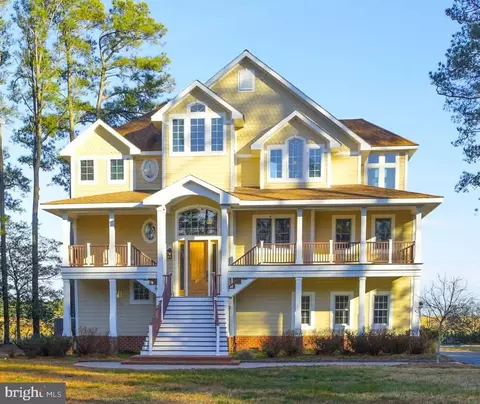 Exterior - 25323 Oceanview Ct, Accomac, VA 23301 photo 3 of 8