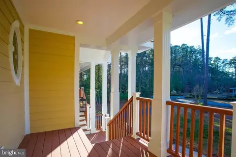 Exterior - 25323 Oceanview Ct, Accomac, VA 23301 photo 4 of 8