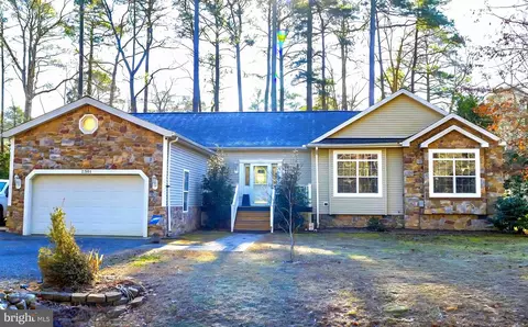 2301 Spinnaker St, Greenbackville, VA 23356