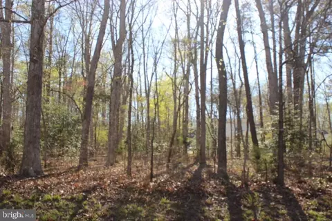 2296 Buccaneer Blvd, Greenbackville, VA 23356