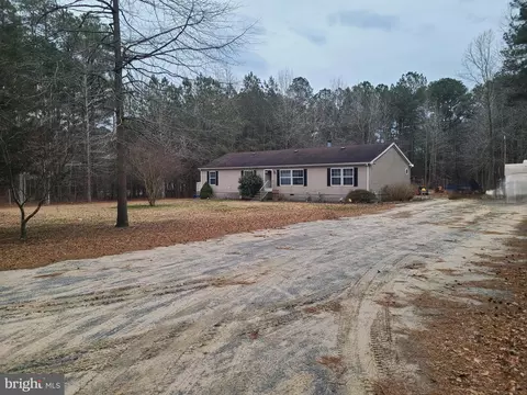 33206 Crabapple Ln, New Church, VA 23415