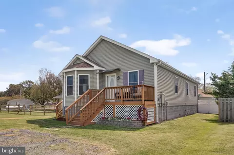 3220 Ridge Rd, Chincoteague Island, VA 23336