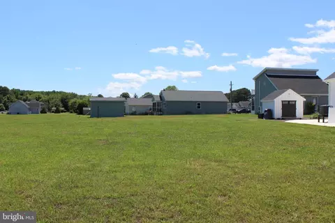 112 Davey Jones Blvd, Greenbackville, VA 23356