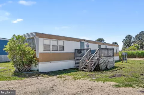 8284 Sea Bird Dr, Chincoteague Island, VA 23336