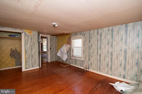 Bedroom - 15271 Waterfield St, Painter, VA 23420 photo 1 of 2