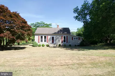 15271 Waterfield St, Painter, VA 23420