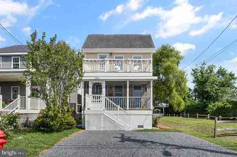 3566 Main St, Chincoteague Island, VA 23336
