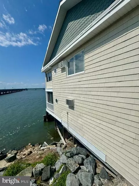 6206 Marsh Island Dr, Chincoteague Island, VA 23336