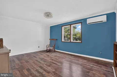 Living - 10041 Atlantic Rd, Atlantic, VA 23303 photo 3 of 4