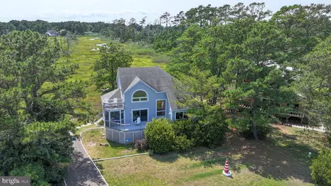 5466 Amrien Circle Dr, Chincoteague Island, VA 23336