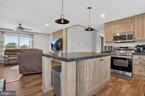 33030 Garrison Ln, Painter, VA 23420 photo 8