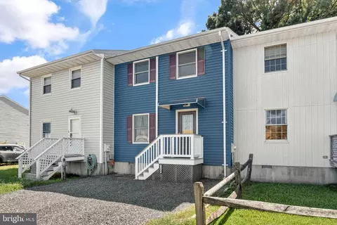 7268 Mcgee Ln, Chincoteague Island, VA 23336