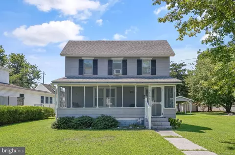 6396 Jester St, Chincoteague Island, VA 23336