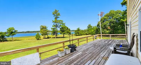 Exterior - 35257 Cats Point Ln, Quinby, VA 23423 photo 1 of 3