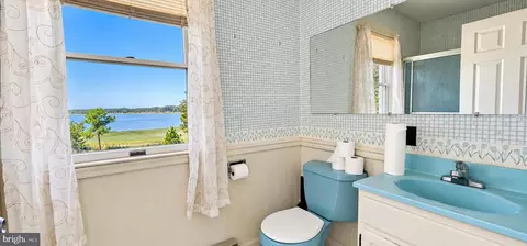 Bath - 35257 Cats Point Ln, Quinby, VA 23423 photo 3 of 3