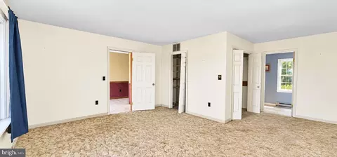 Bedroom - 35257 Cats Point Ln, Quinby, VA 23423 photo 2 of 10