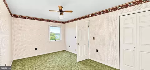 Bedroom - 35257 Cats Point Ln, Quinby, VA 23423 photo 5 of 10